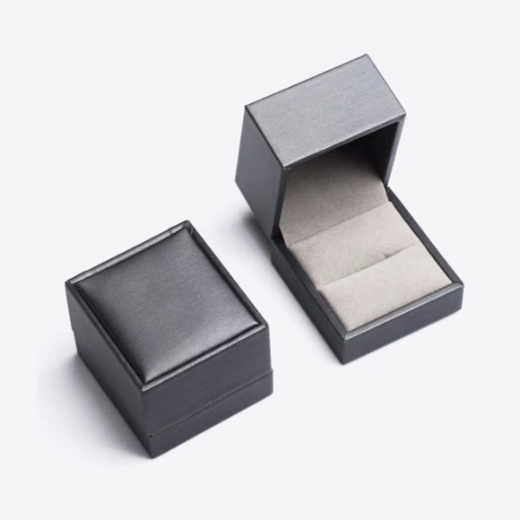 3 Carat Moissanite Three-Layer Ring in a size 8.5 - Picture 5 of 6